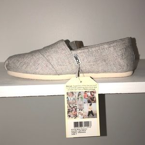 Brand New Toms Heather Grey & Wool Size 7